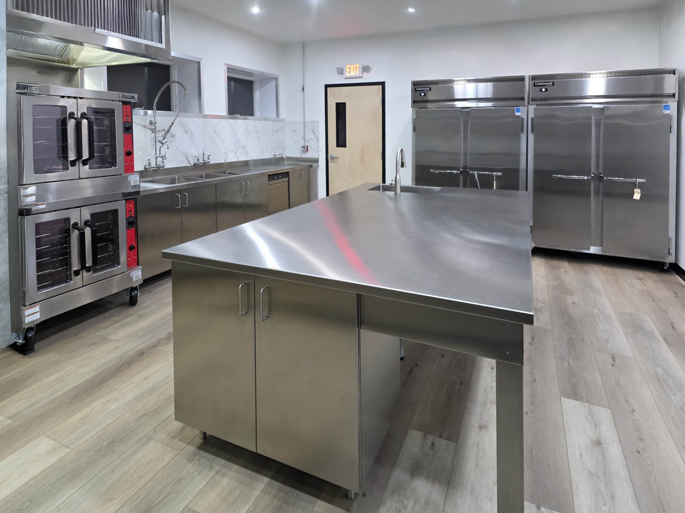 commercial stainless steel furniture